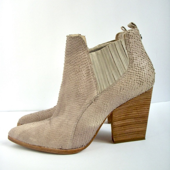 Donald J. Pliner 9.5 Pumice Western Ankle Snake Textured Booties - Picture 4 of 12